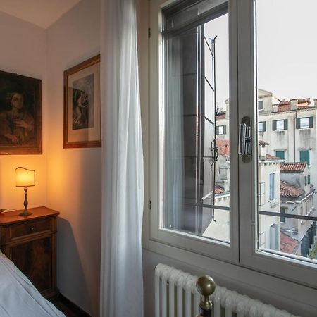 Ca' Al Giglio - Appartamento Vista Canale Венеция Экстерьер фото
