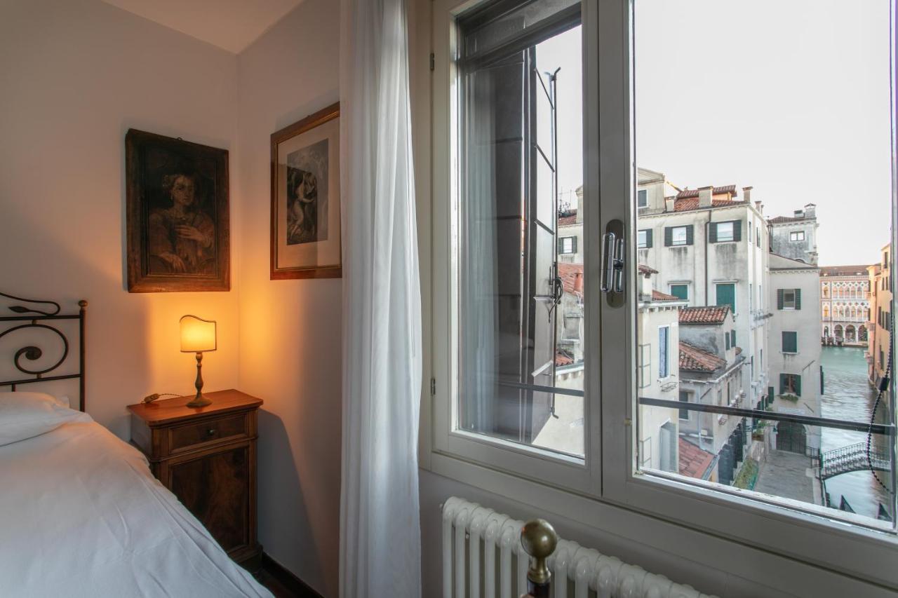 Ca' Al Giglio - Appartamento Vista Canale Венеция Экстерьер фото