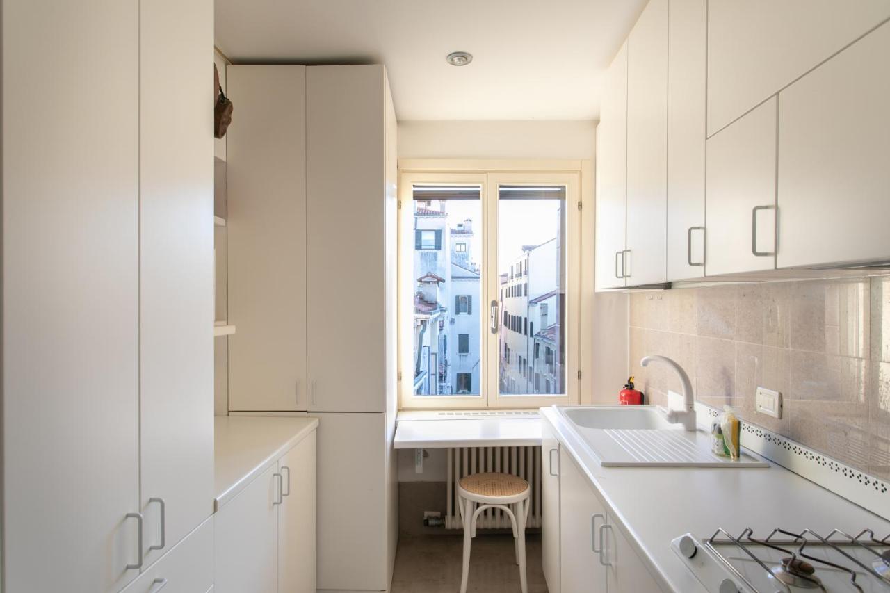 Ca' Al Giglio - Appartamento Vista Canale Венеция Экстерьер фото